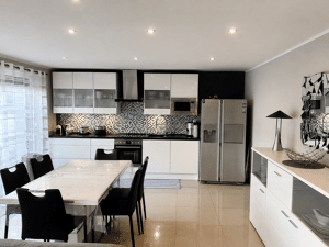 Exklusive Doppelhaushälfte in Hamburg-Lurup | ca. 640 m² Grundstück | 3 Bäder | Hochwertig saniert – 22547 Hamburg – Vorschaubild 2