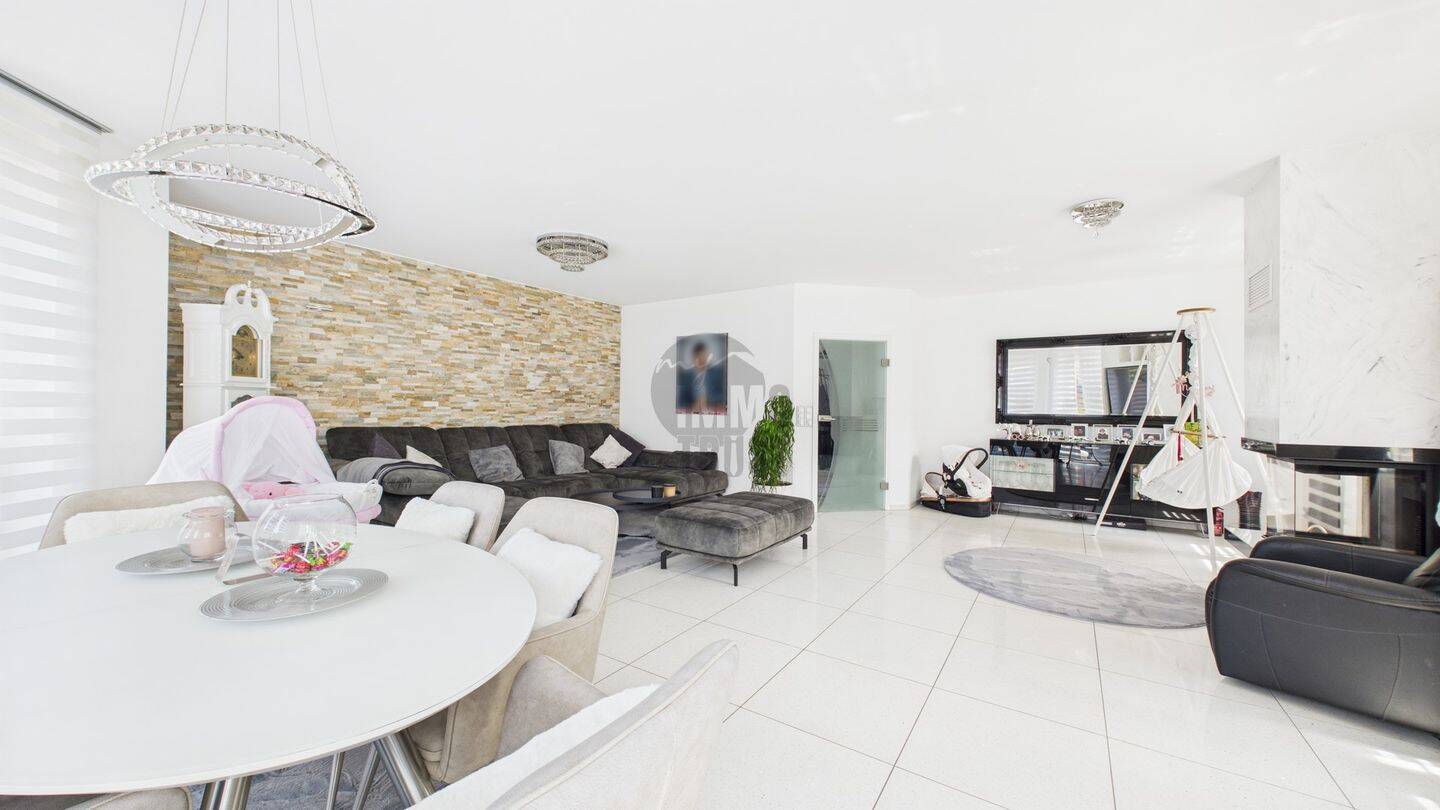 Stilvolles Einfamilienhaus mit Kamin, Fußbodenheizung und sonnigem Garten - ideal für Familien – Hannover – Vorschaubild 2