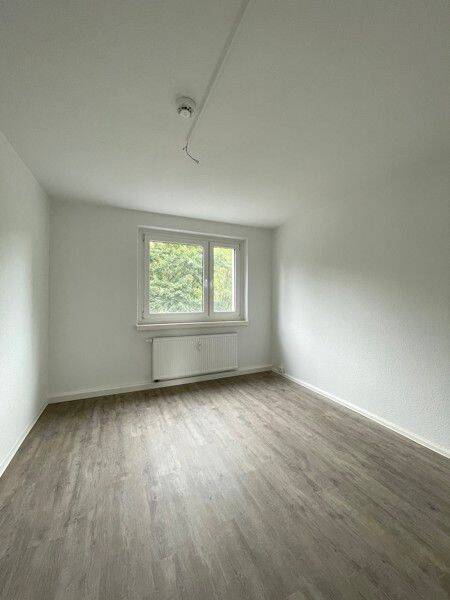 Schöne 4-Zimmer-Wohnung in Jena-Lobeda ab August verfügbar! – Jena – Vorschaubild 6