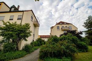 Ruhige und gepflegte 2-Raum-Dachgeschosswohnung mit Tiefgaragenstellplatz in Dresden-Cotta – 1157 Dresden – Vorschaubild 3