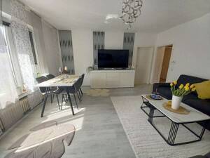Gepflegtes, voll vermietetes 4 Parteienhaus mit Gewerbe in Düsseldorf Derendorf