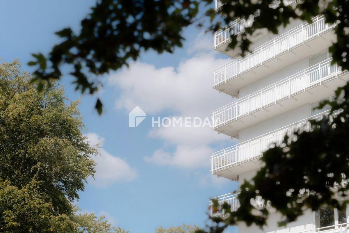 Sofort bezugsfrei: Großzügige, moderne 3-Zimmer-Wohnung mit 2 Loggien und Garage in ruhiger Bestlage – 40474 Düsseldorf – Bild 1 von 9