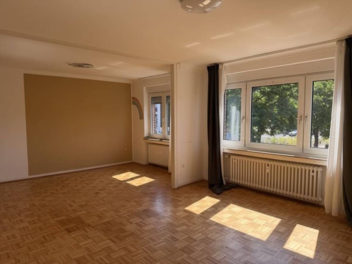 Große 2 Zimmer Wohnung mit kleinem Balkon in direkter Nähe zum Innenhafen – 47051 Duisburg – Bild 1 von 9