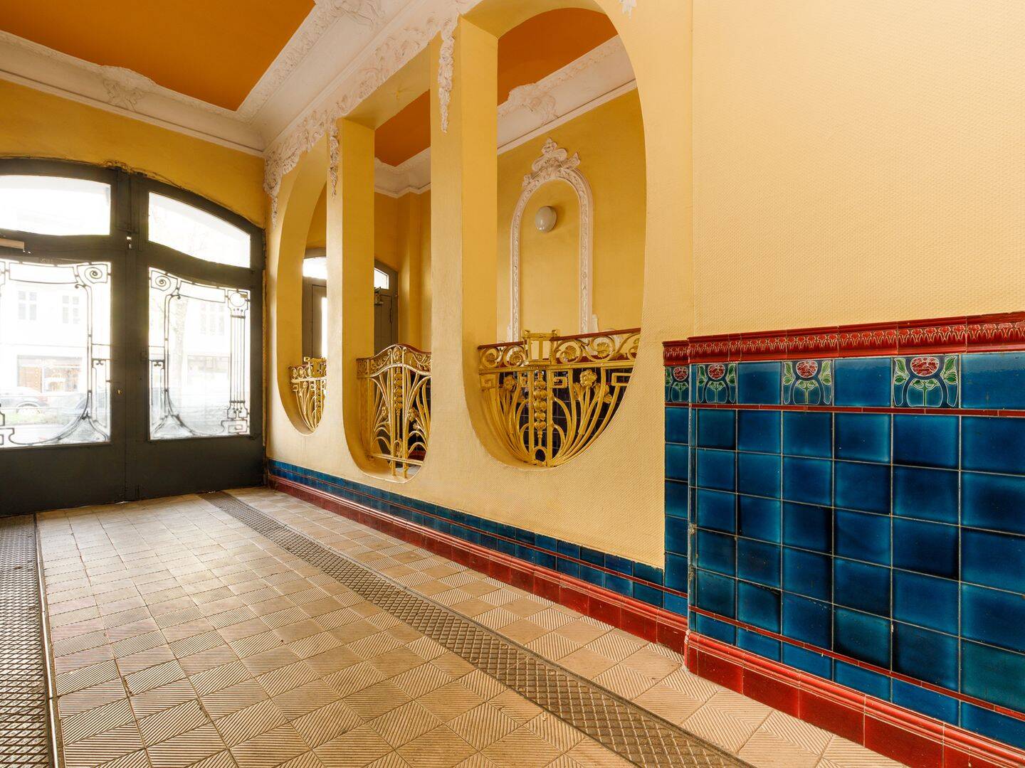 Le Bleu - Helle Stadtwohnung mit Altbaudetails zwischen Deutscher Oper und Schloss Charlottenburg – Berlin – Vorschaubild 2