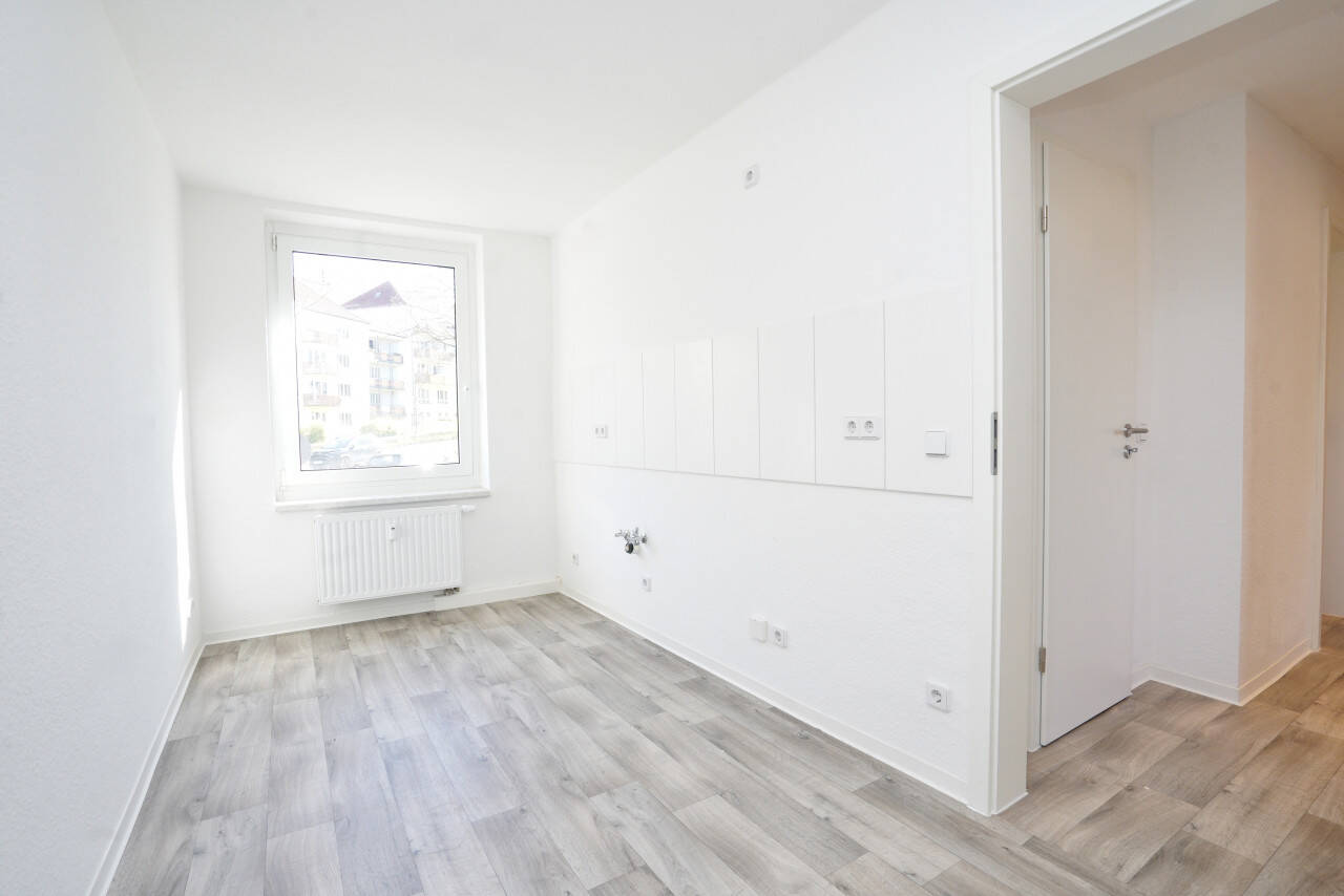 Balkon / Wanne & ebenerdige Dusche / Modern – Chemnitz – Vorschaubild 5