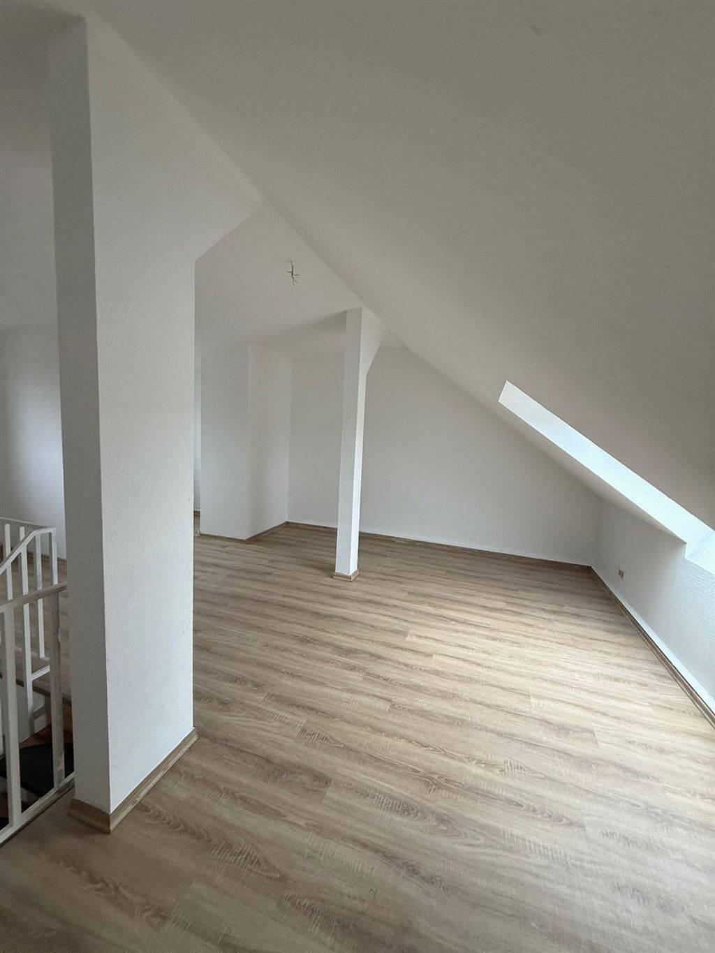 DG Maisonette 3-Zimmer mit EBK, Laminat und Wannenbad in guter Lage – Chemnitz – Vorschaubild 5