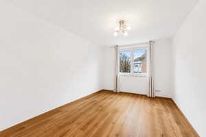 Helle und geräumige 4-Zimmer-Wohnung mit guter Aufteilung - Schwabing-Freimann (U6) – 80939 München – Vorschaubild 8