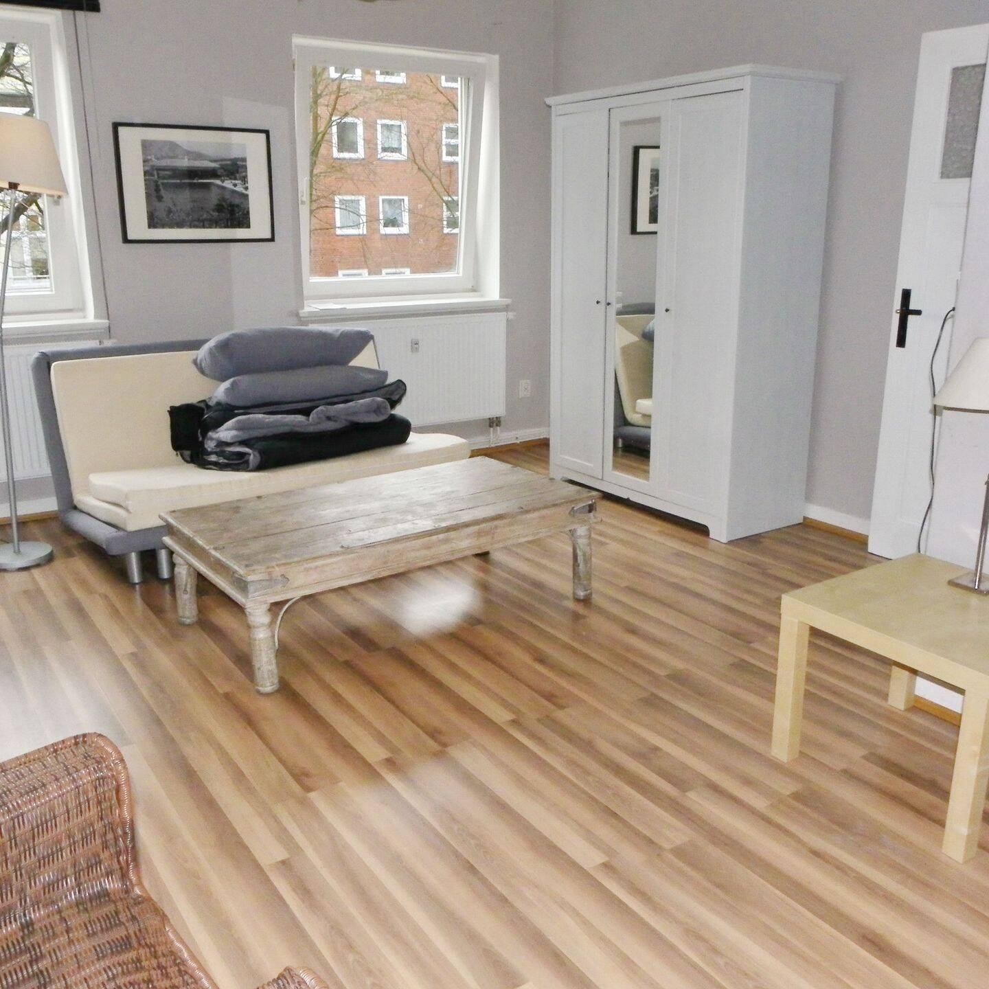 lichtdurchflutete 1-Zimmer-Wohnung / Sitzküche / Gemeinschaftsgarten/ zentrale Wohngend / ab sofort frei lieferbar – Hamburg – Vorschaubild 3