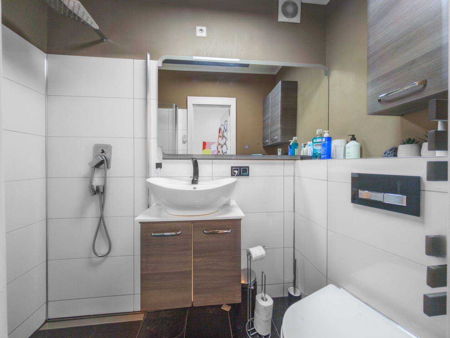 Urbanes Wohnen zum Einstiegspreis! Modernisierte 2-Zimmer-Wohnung in Hulsberg – Bremen – Vorschaubild 4