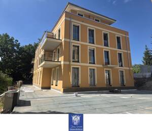 Ihr neues Zuhause mit Terrasse und eigenem Garten!
