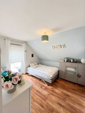 Charmante Dachgeschosswohnung mit großer Dachterrasse in ruhiger Lage in Eberstadt – 64297 Darmstadt – Vorschaubild 3