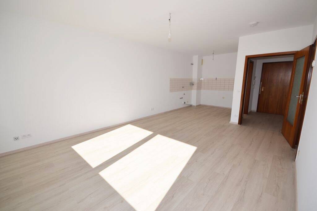 Sonnige 2-Zimmer-Wohnung mit weitem Blick u. TG-Stellplatz – Hamburg – Vorschaubild 5