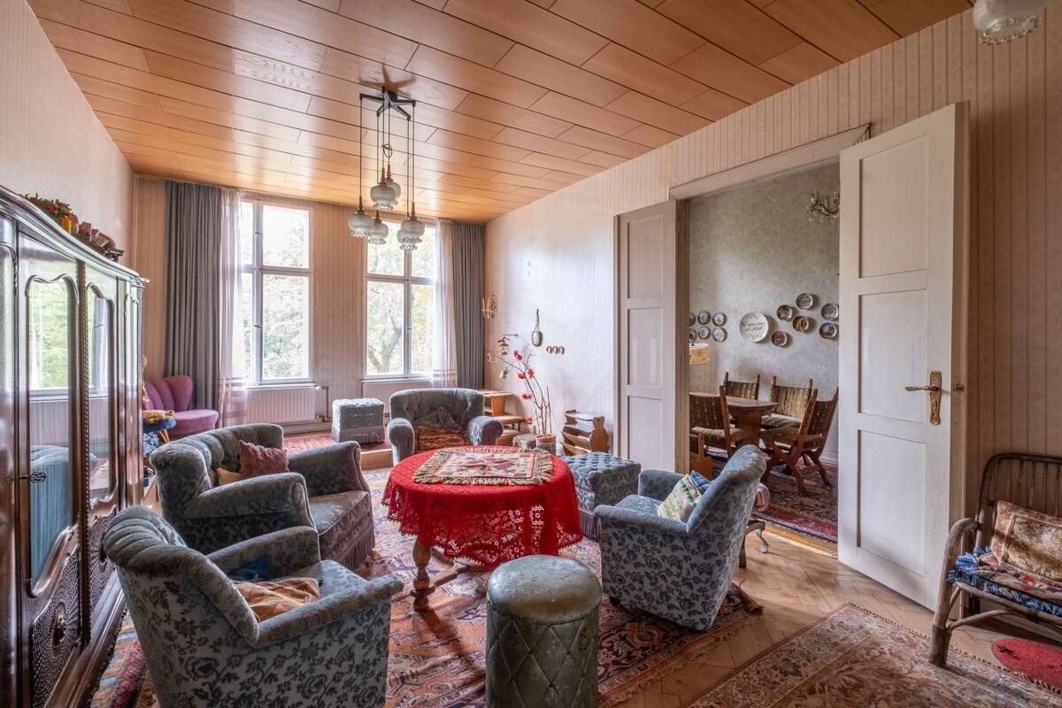 Großzügige 4-Zimmer-Altbauwohnung mit Gestaltungspotenzial, Südbalkon und Uferblick – 10999 Berlin – Bild 1 von 9