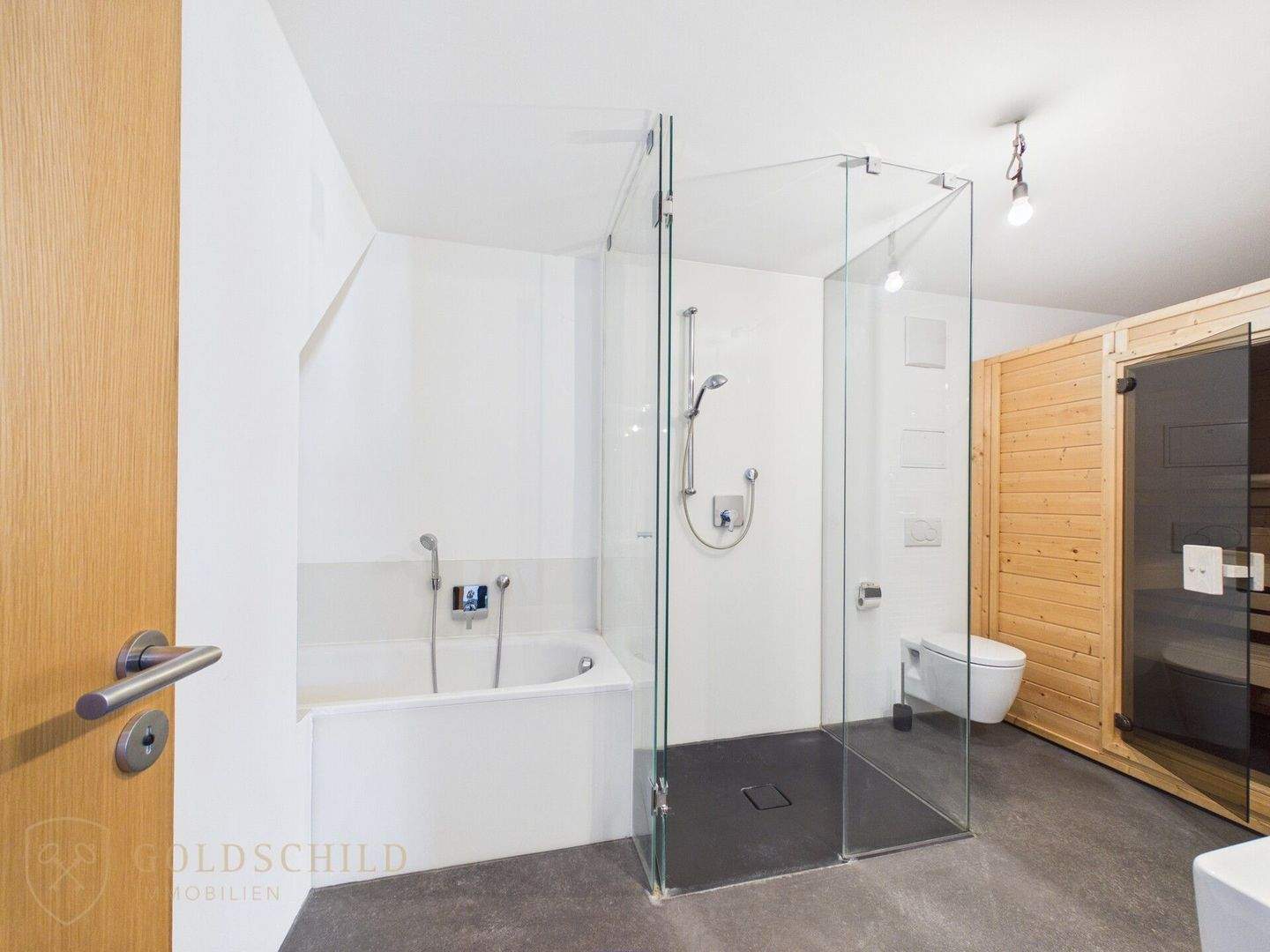 Schöne Maisonettewohnung mit Sauna im Badezimmer – Reutlingen – Vorschaubild 3