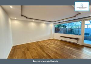 Freistehende 3-Zimmer-Erdgeschosswohnung mit eigenem Gartenbereich in Düsseldorf-Pempelfort