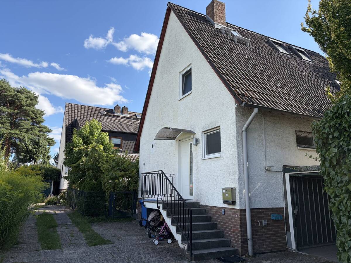 Raum für die ganze Familie! Viel Platz in gute Lage Rudow! – 12355 Berlin – Bild 1 von 9