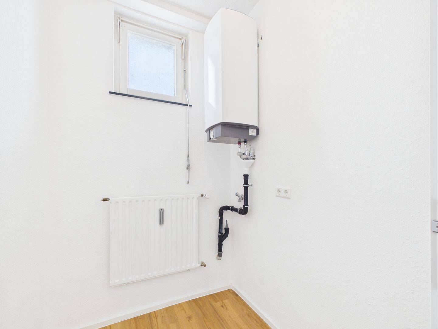 Wohnen mit Charakter: 4-Zimmer-Wohnung mit Hausmeistertätigkeit in Neu-Ulm – Neu-Ulm – Vorschaubild 6