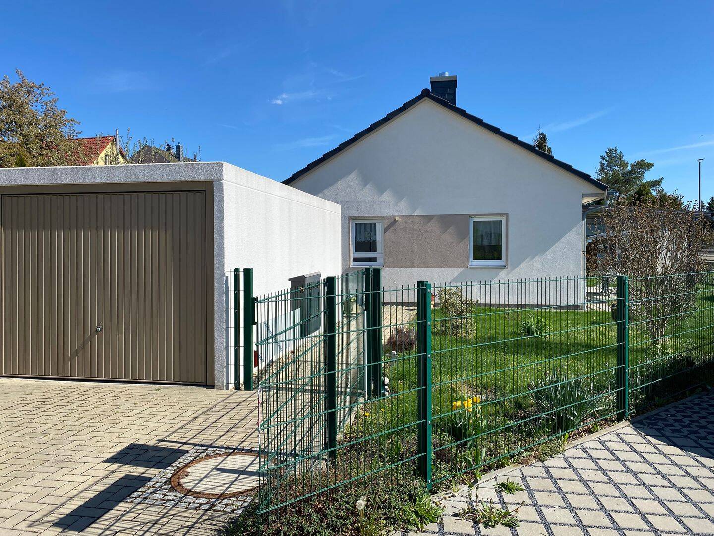 Ihr neues Zuhause: Bungalow mit sonnigem Garten & vielseitigen Möglichkeiten – Radebeul – Bild 1 von 8