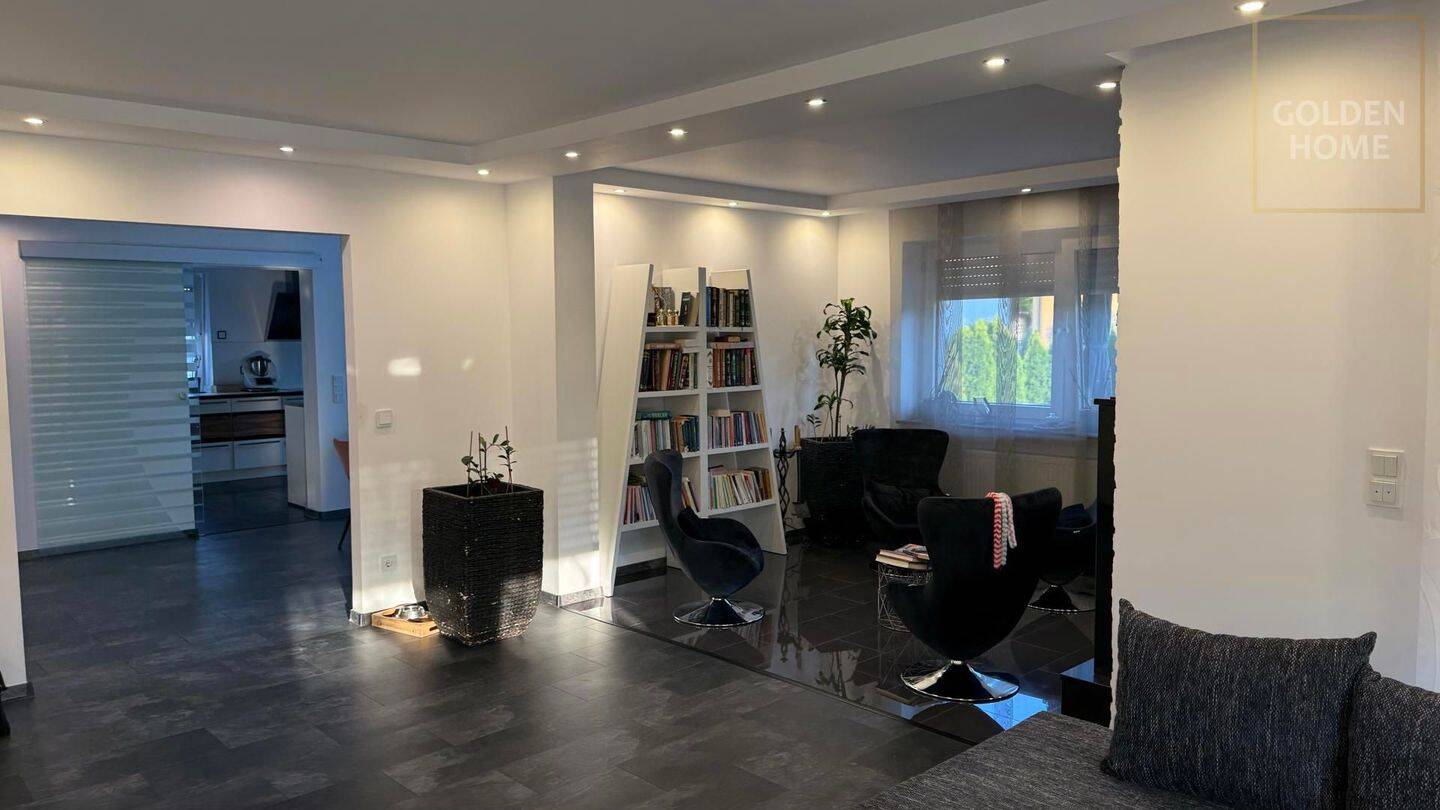 Wohnen auf höchstem Niveau - modernes Einfamilienhaus mit Wellness und Traumgarten – Altdorf bei Nürnberg – Vorschaubild 4