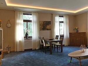(EF0628_M) Dresden: Briesnitz, luxuriöse Villenwohnung mit Wintergarten, WLAN, 2x WC, Gartenmitnutzung – 1157 Dresden – Vorschaubild 3
