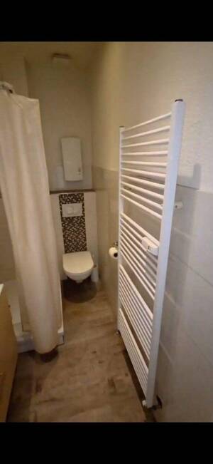 Schöne helle 2 Zimmerwohnung mit Stuckdecken – 46117 Duisburg – Vorschaubild 3