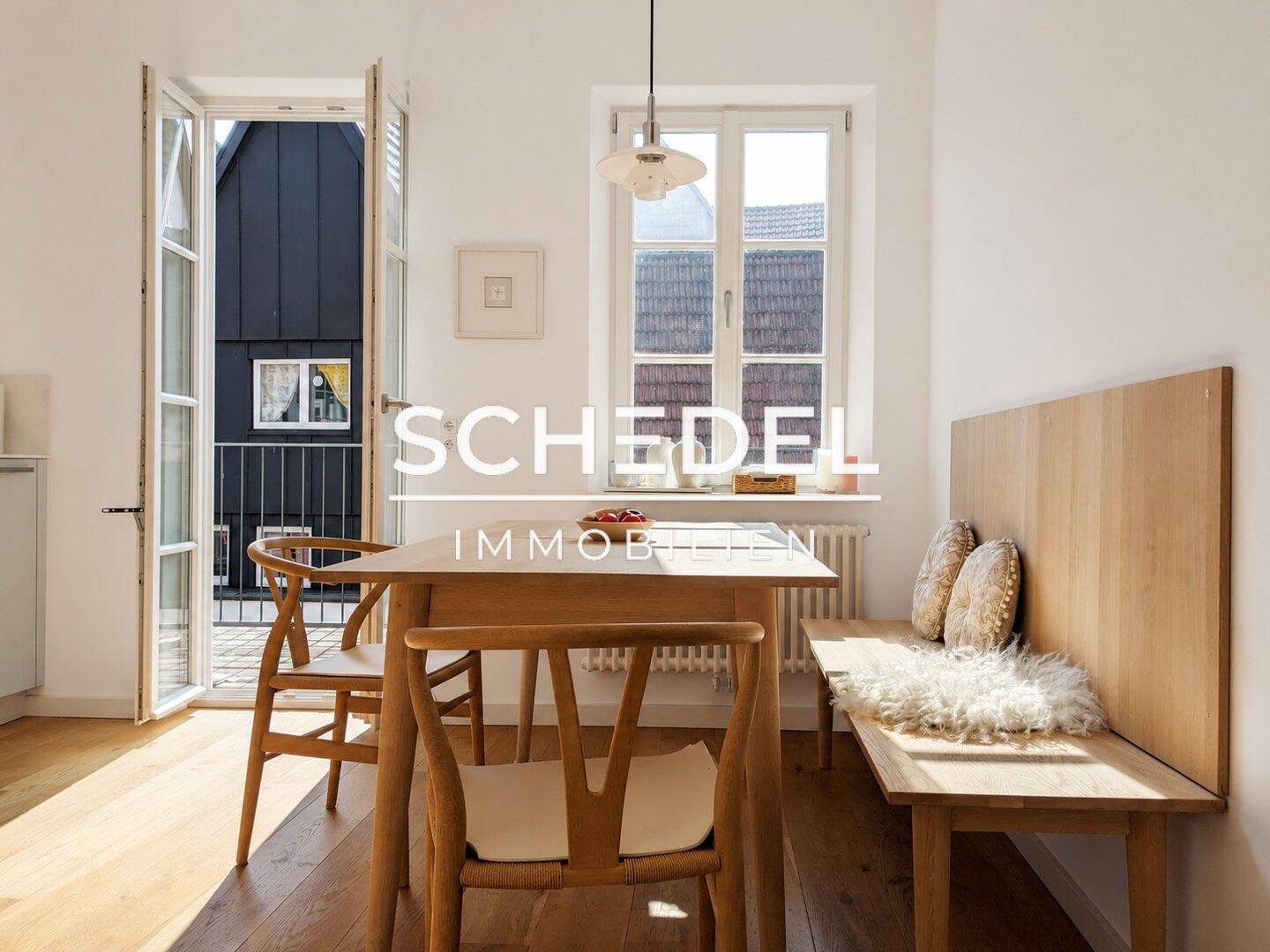 Historischer Charme, moderner Komfort - helle 2-Zimmer-Wohnung im kernsanierten Altbau