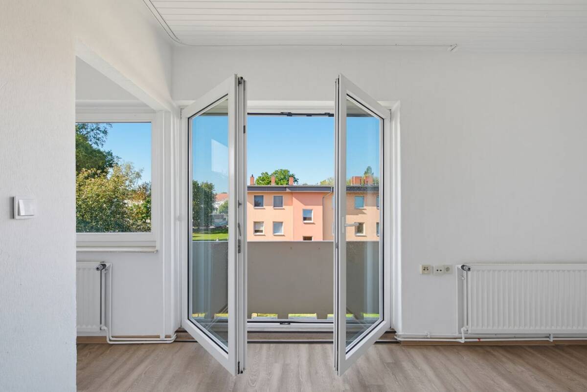Attraktive Lage in Lübeck-Marli: Gepflegte 2,5-Zimmer-Wohnung im Grünen auf Erbpachtbasis – 23566 Lübeck – Bild 1 von 9
