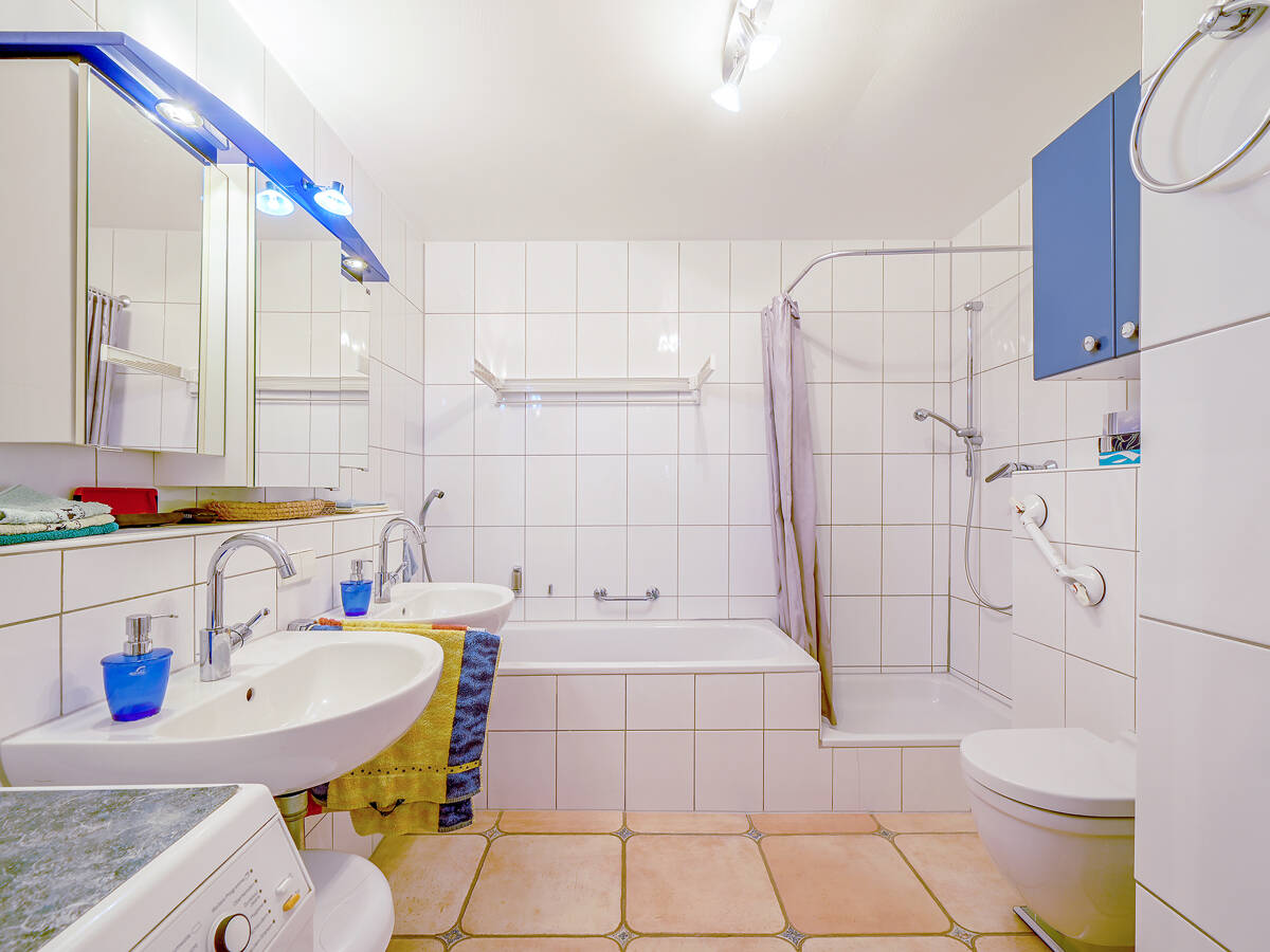 Helligkeit, Raum und Komfort - Ihre perfekte Maisonettewohnung mit 3 Balkonen und 2 TG-Stellplätzen – Karlsruhe – Vorschaubild 6