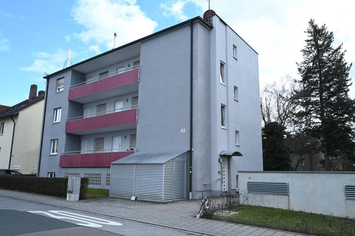 Attraktives Mehrfamilienhaus mit Balkonen in gefragter Lage! Neumarkt - Weinberger Straße – Neumarkt in der Oberpfalz – Vorschaubild 2