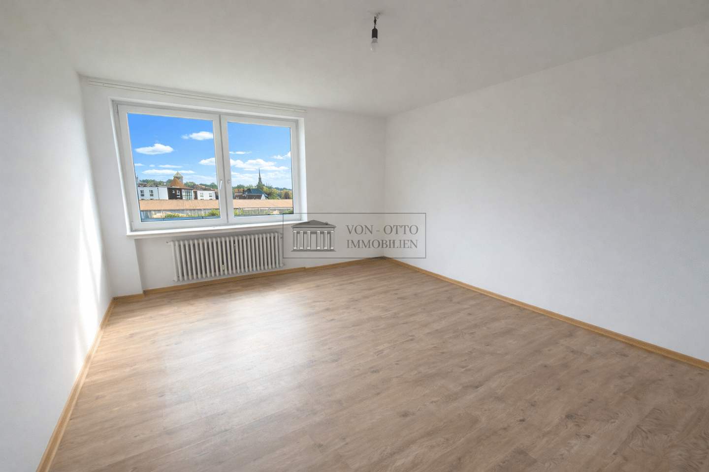 Top-Preis! Schön geschnittene Wohnung mit Potenzial – Stade – Bild 1 von 4