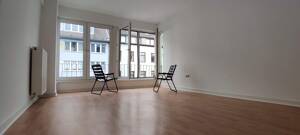 Großzügiges Wohnen! Gepflegte 2-Zimmer-Whg mit Wohnküche & Balkon