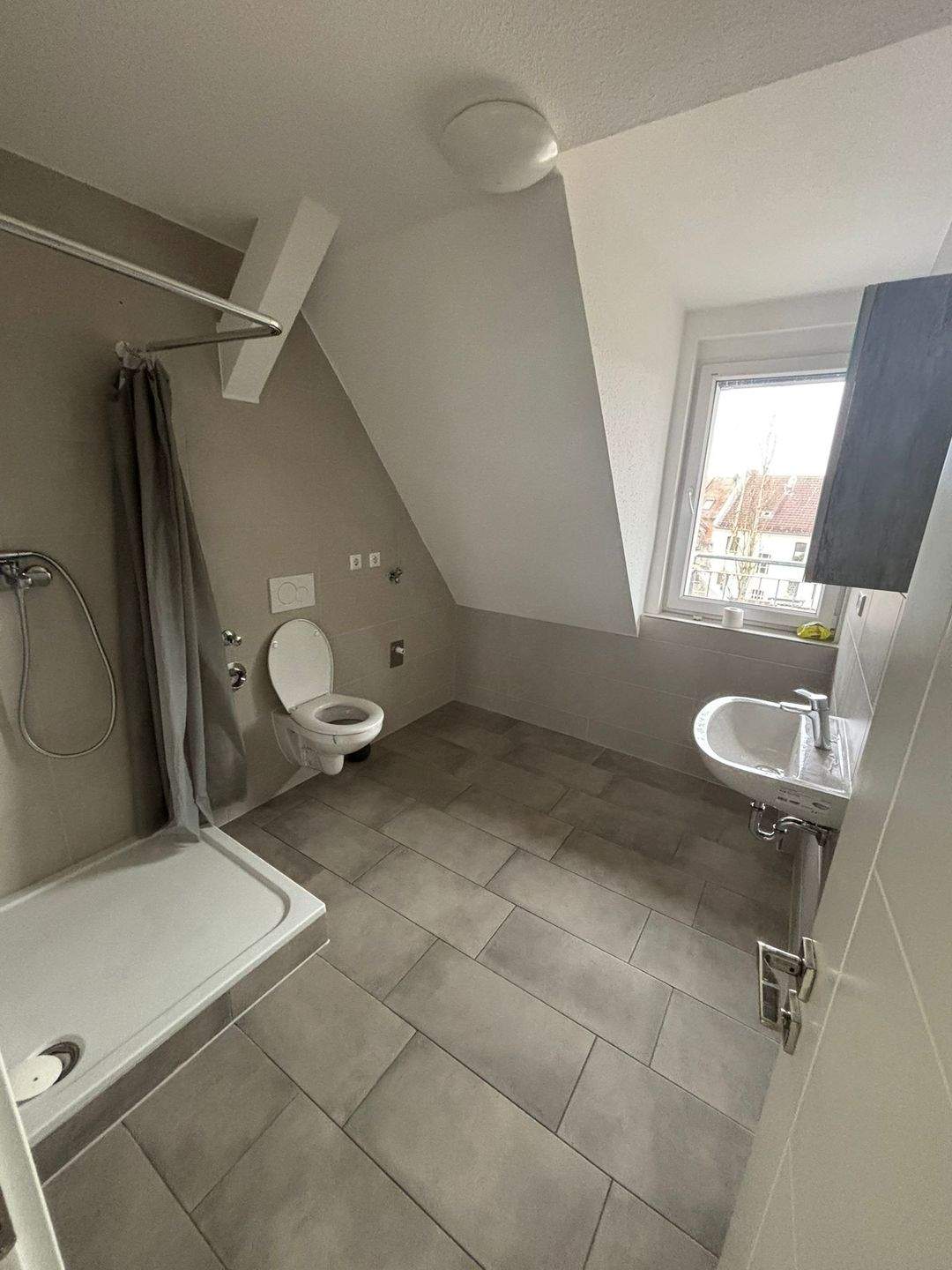 Moderne 2-Zimmer-Dachgeschosswohnung im Neubau 2023 mit Balkon (32) – Nürnberg – Vorschaubild 9