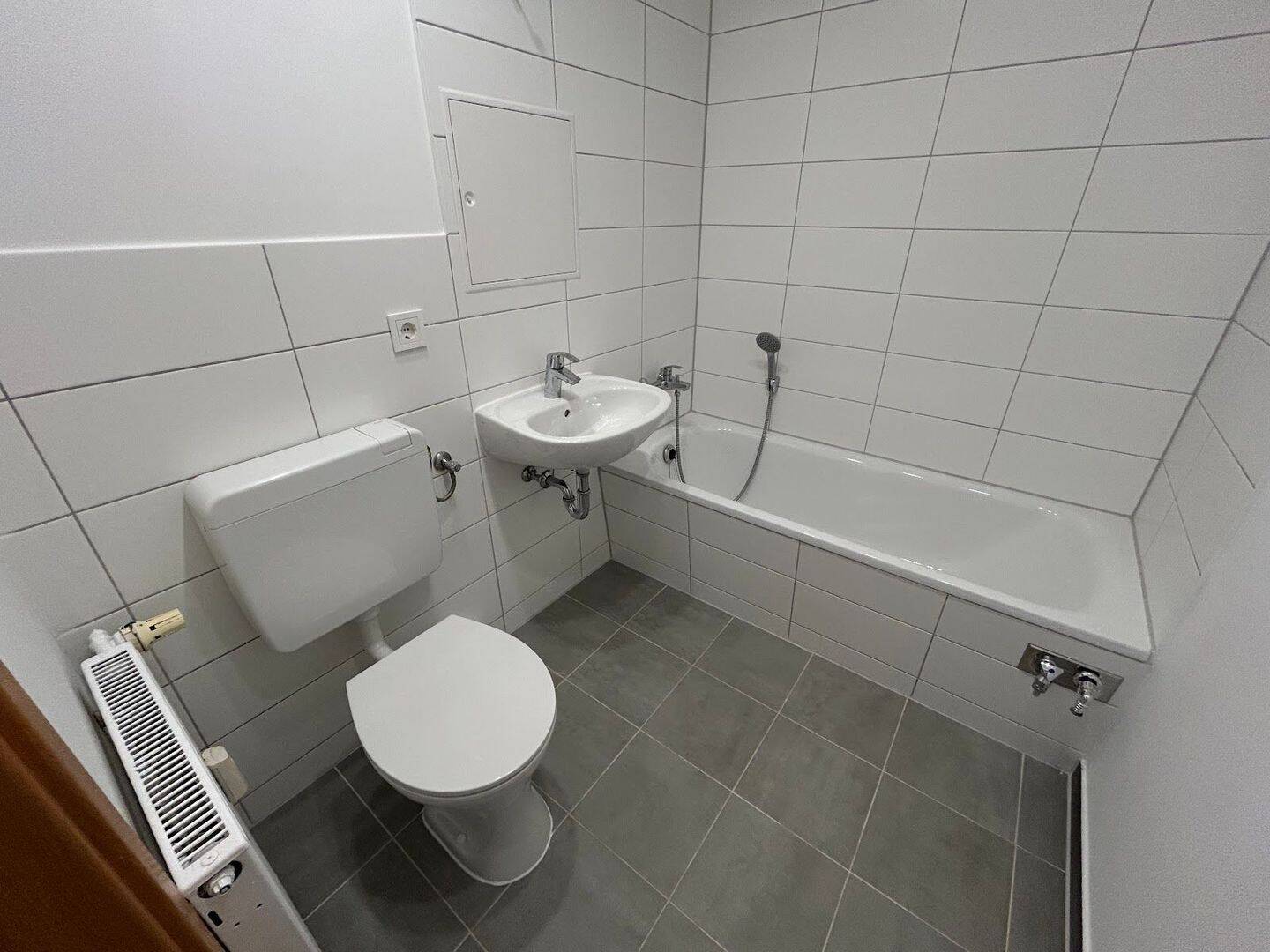 Modern sanierte 3-Zimmer-Wohnung mit Balkon!