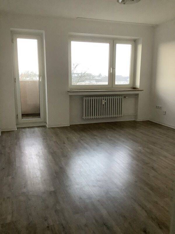***Renovierte und bezugsfertige 2-Zimmerwohnung im 5. OG mit Balkon im Herzen von Krefeld*** – Krefeld – Vorschaubild 2