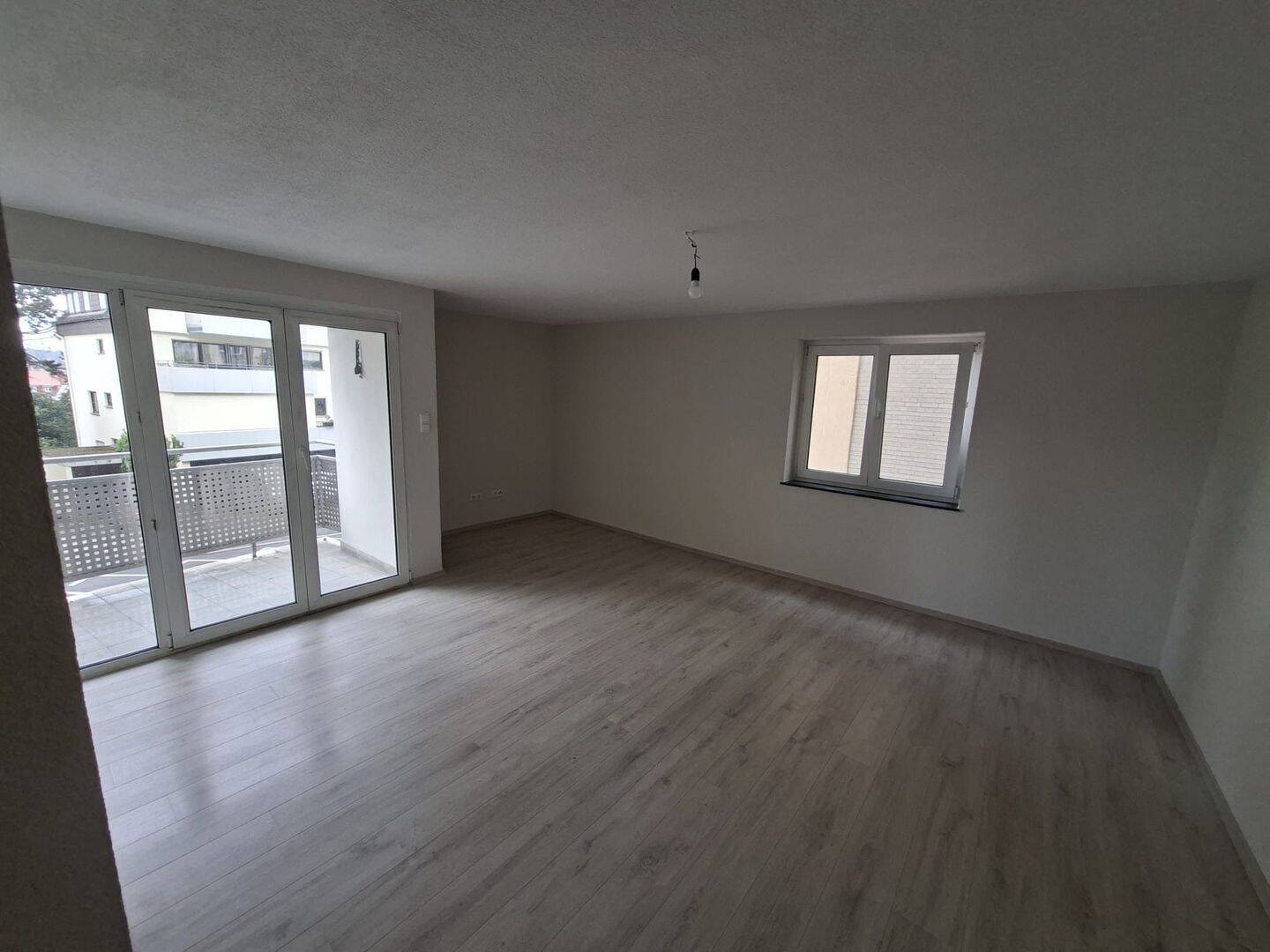 Stuttgart-West: Renovierte 3-Zimmer-Wohnung (74 m²) mit Balkon & Einbauküche – Stuttgart – Vorschaubild 5