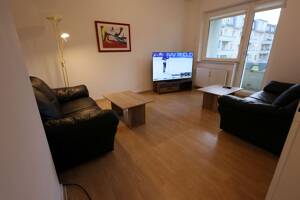 2-Raum-Wohnung, voll Möbliert, inkl. Einbauküche, Wannenbad und Balkon zu vermieten! – 45131 Essen – Vorschaubild 2
