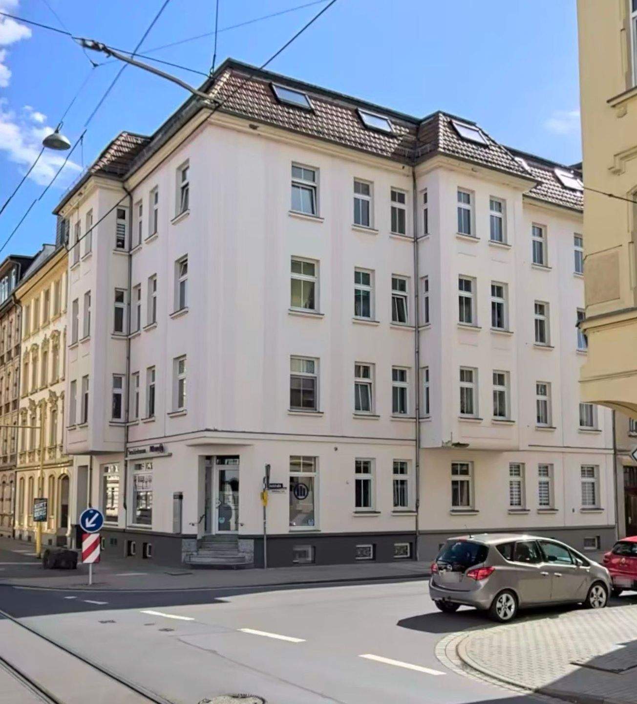 Wohnhaus mit 10 modernen Wohneinheiten sowie eine Gewerbeeinheit in Top-Lage – Gera – Bild 1 von 6