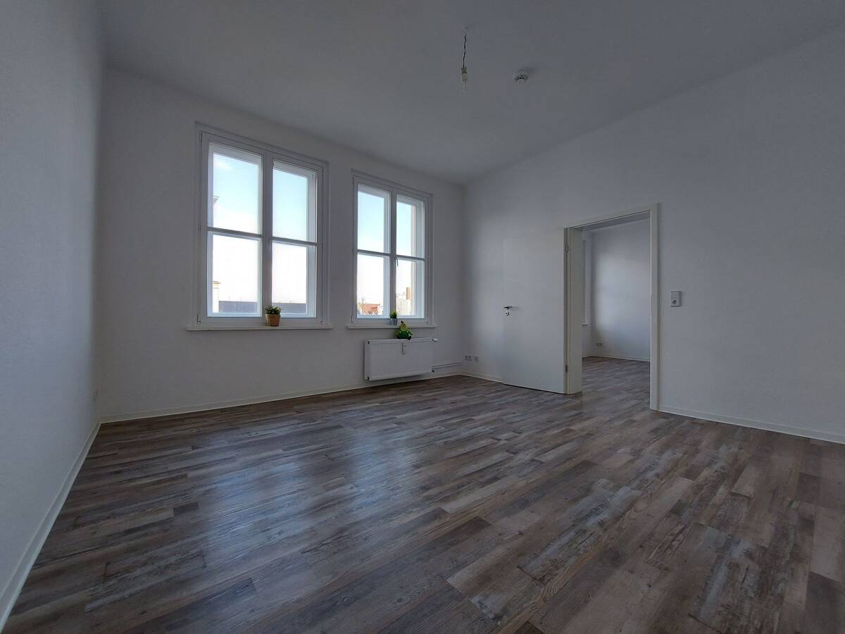 *Sanierte Wohnung mit Altbaucharme* – 39104 Magdeburg – Bild 1 von 8