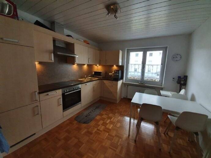 Zu Vermieten - 4-Zimmer-Wohnung mit Balkon in Regensburg-Nord – Regensburg – Vorschaubild 2