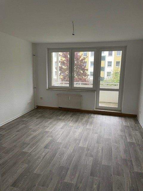 ***4-Raumwohnung mit Südbalkon in TOP Lage!*** – Chemnitz – Vorschaubild 2