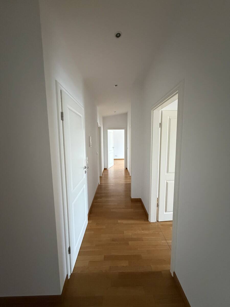 Bezugsfreie Penthousewohnung mit Balkon und Stellplatz – Hamburg – Vorschaubild 5