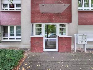 SONNIGE TERRASSE - MIT FAHRSTUHL & TIEFGARAGEN-STELLPLATZ - ZUR ZEIT VERMIETET – 12107 Berlin – Vorschaubild 5