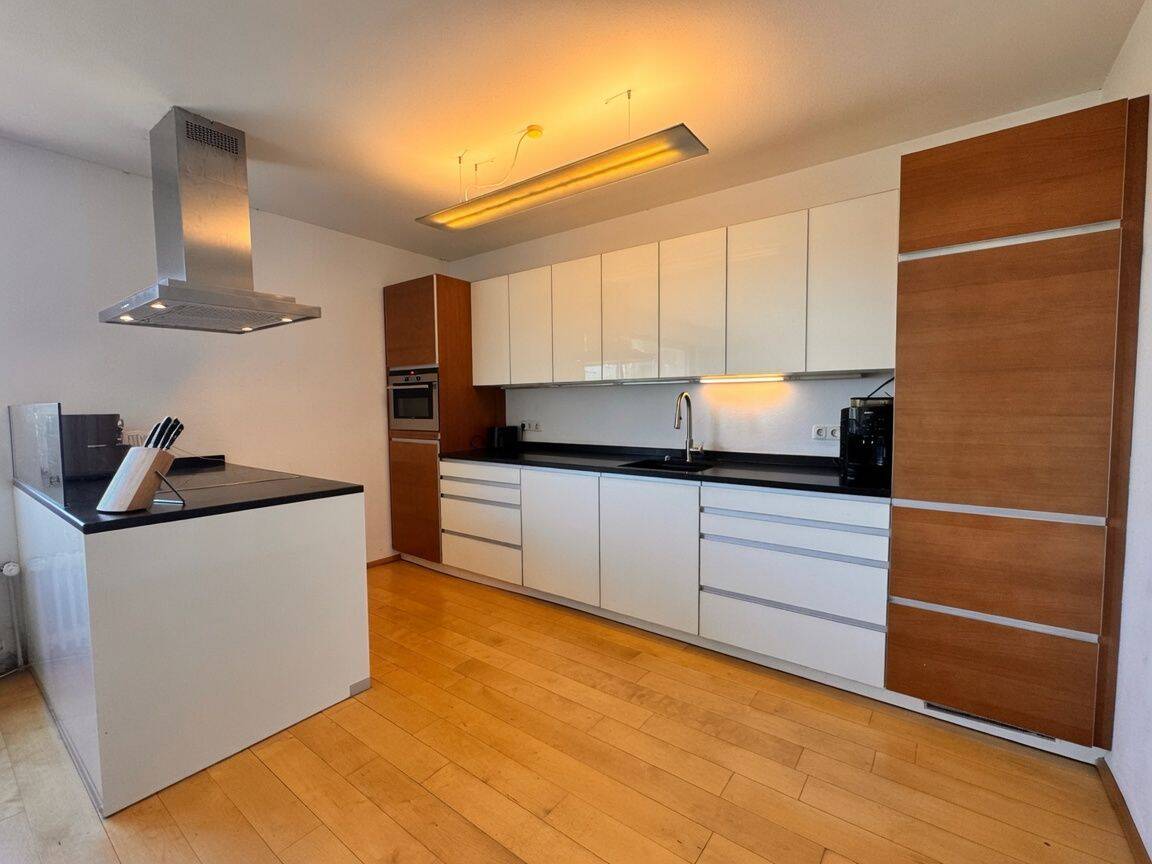 OFFENE BESICHTIGUNG, Fr., 24.07. v. 18 - 18:30 Uhe Möblierte Wohnung mit Westbalkon, ruhige Lage!
