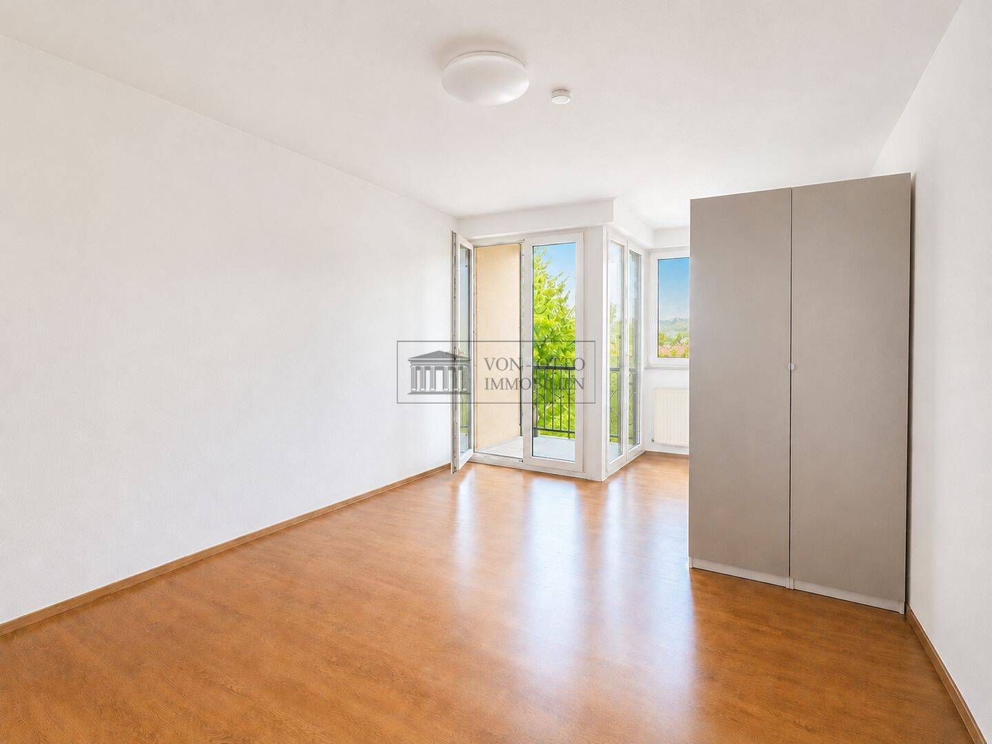 Vermietetes Apartment mit Tiefgarage & Balkon