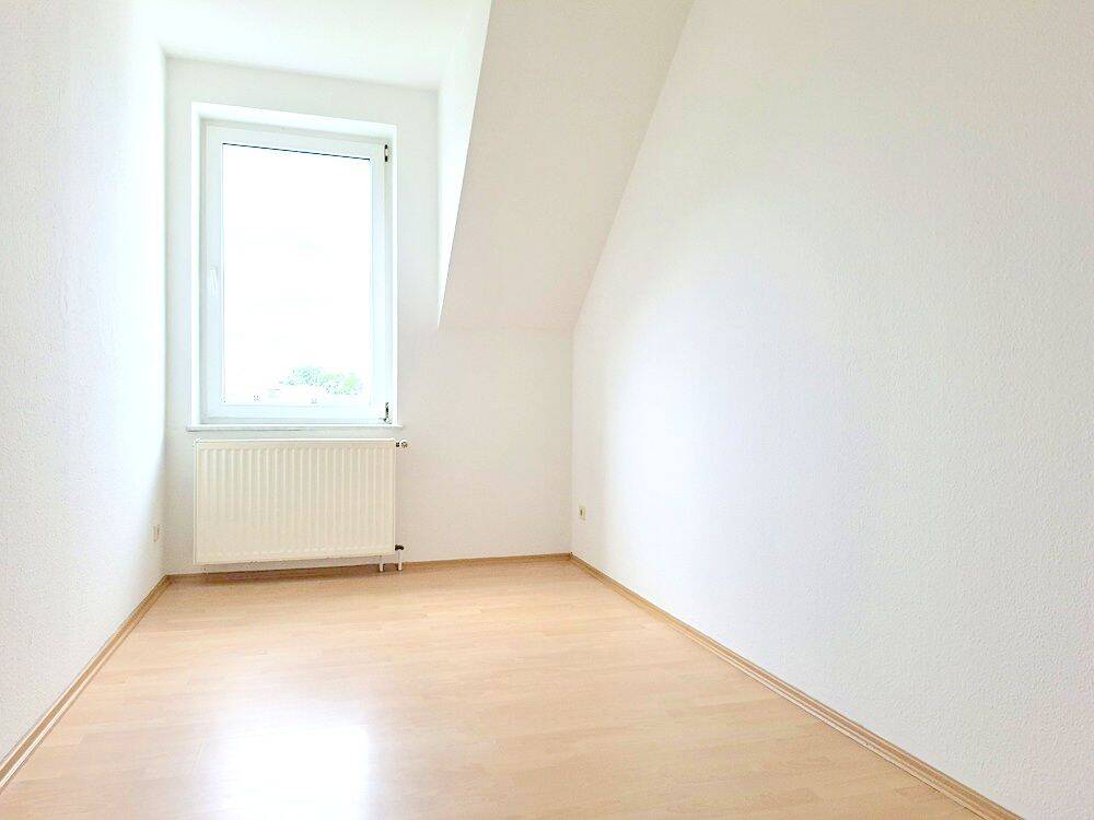 !! 3-Zimmer-Dachgeschosswohnung mit Laminat !! – Chemnitz – Vorschaubild 8