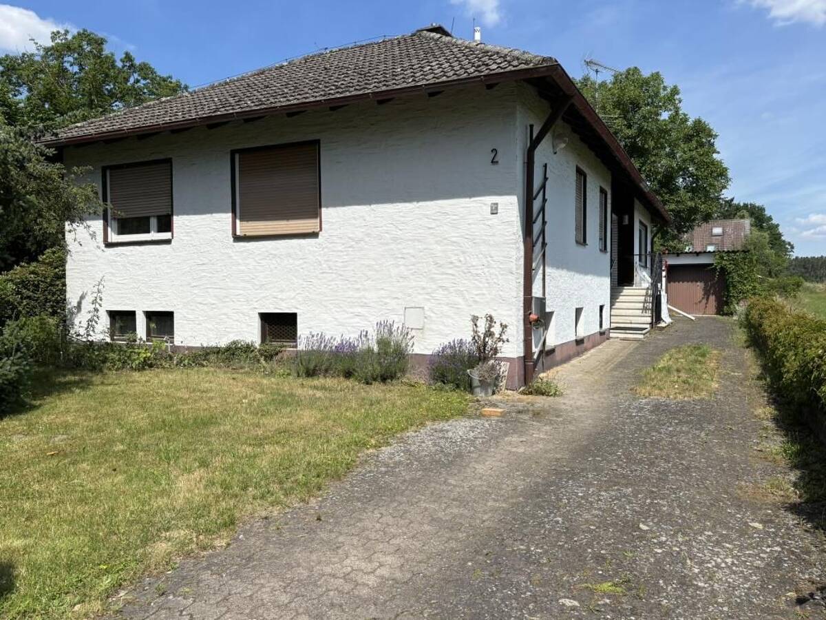 +++Familienidylle am Ortsrand+++ – 91056 Erlangen – Bild 1 von 7