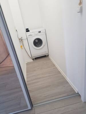Traumhafte Aussicht: frisch renovierte 2-Zimmer-Wohnung mit Balkon im "Romeo & Julia"-Ensemble! – 70437 Stuttgart – Vorschaubild 8