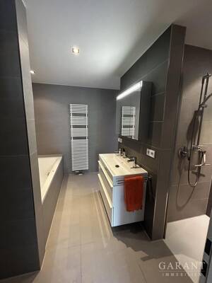 Modern, grün und mitten drin! Schöne 2,5 Zimmer-Erdgeschoss-Wohnung mit Terrasse und kleinem Garten – 82256 Fürstenfeldbruck – Vorschaubild 6