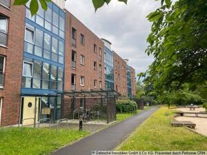 Bezugsfreie Eigentumswohnung mit großem Balkon und Tiefgaragenstellplatz in bester Lage von Köpenick