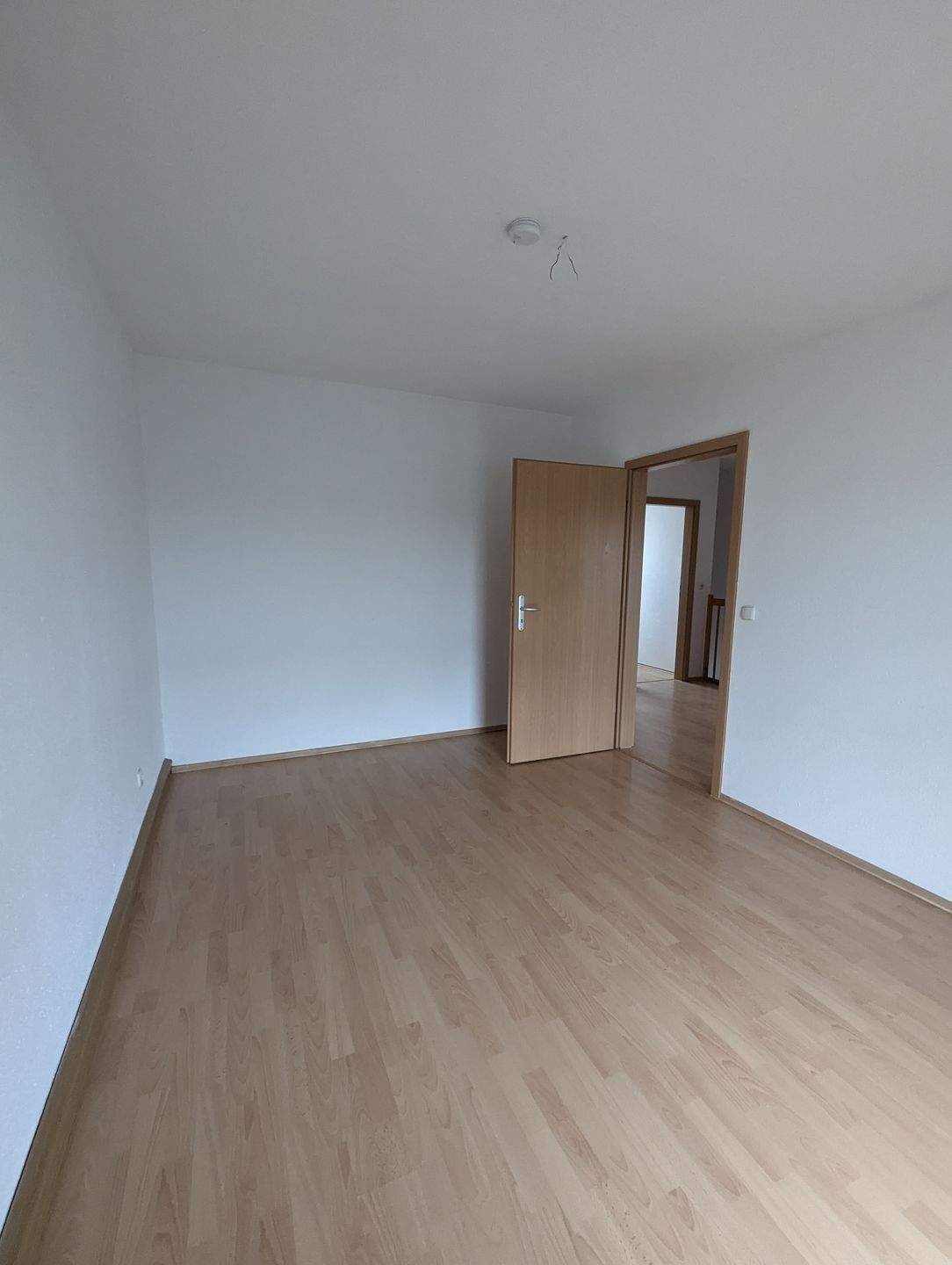 +++TOLLES REIHENHAUS+GARTEN+MODERNES BAD M. WANNE+GR. KÜCHE+TOLLES WOHNZIMMER++ – Delitzsch – Vorschaubild 8